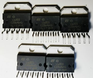 Fünf ST L6203 Leistungschips