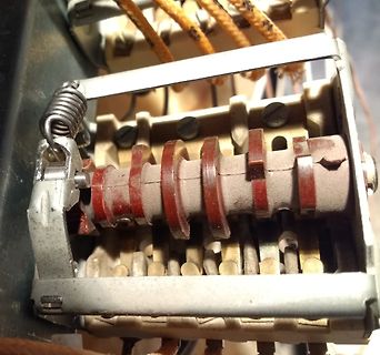 Detailaufnahme eines mechanischen Drehschalters oder Drehcoders