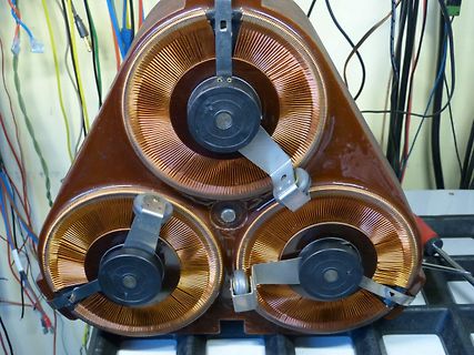 Drei Wicklungen eines Transformators oder Motors