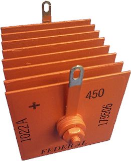 Orangefarbenes Kühlkörper-Bauteil