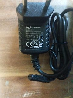 Netzteil mit Stecker und Kabel
