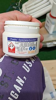 Dose mit Positiv-Spezialentwickler