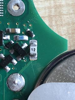 Nahaufnahme einer Leiterplatte mit SMD-Bauteilen