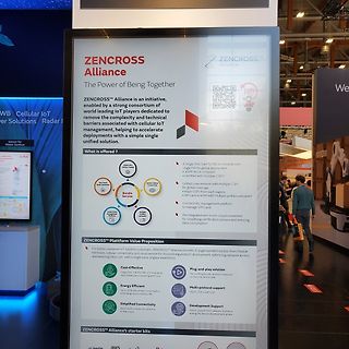 Foto eines Informationsdisplays der ZENCROSS Alliance