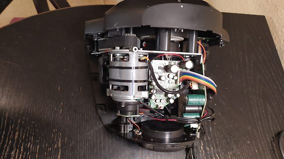 Innenansicht eines geöffneten elektronischen Geräts