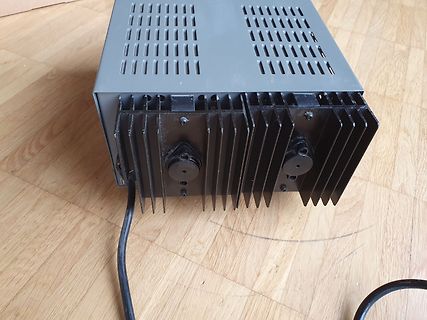 Netzteil mit Kühlkörper
