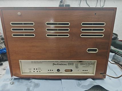 Rückseite eines Potsdam DKII Radios