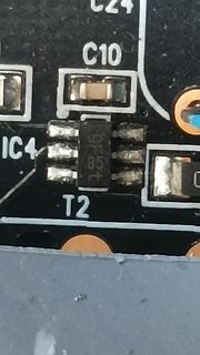 Detailaufnahme einer Leiterplatte mit Bauteilen