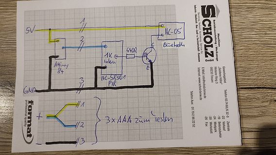 Handgezeichneter Schaltplan auf Millimeterpapier
