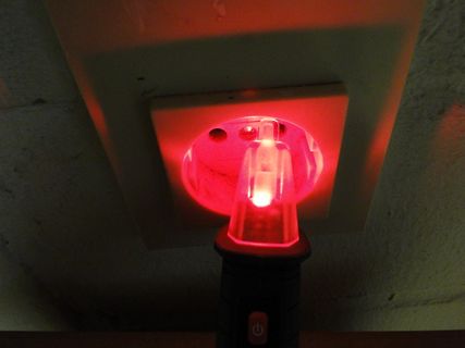 Rote LED auf einer Leiterplatte