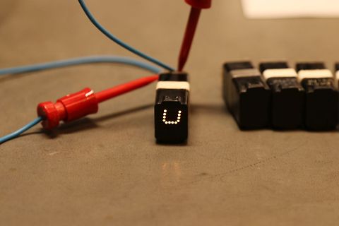 7-Segment-Anzeige mit Messspitzen