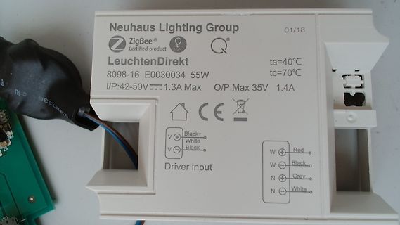 Aufkleber eines LED-Treibers von LeuchtenDirekt