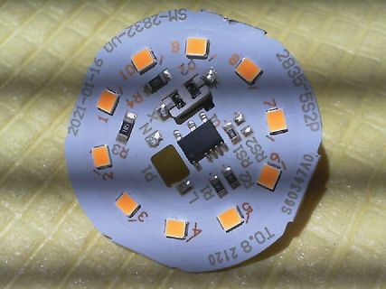 Runde LED-Platine mit SMD-Bauteilen