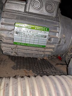 Typenschild eines Elektromotors