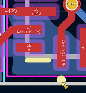 Ausschnitt eines PCB-Layouts mit Leiterbahnen und Netzkennzeichnungen