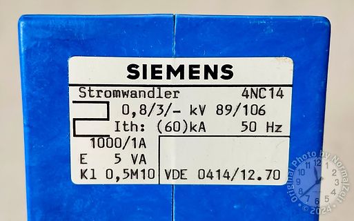 Typenschild eines Siemens Stromwandlers