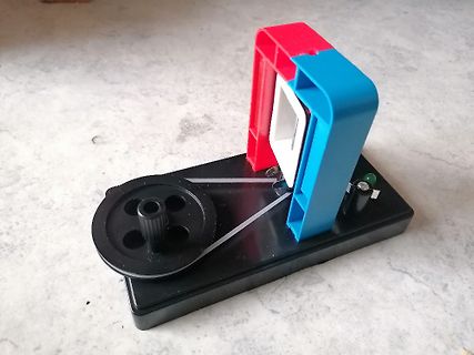 Mechanischer Aufbau mit Riemenantrieb und Displayhalterung