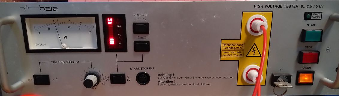 Hochspannungsprüfgerät mit Analoganzeige