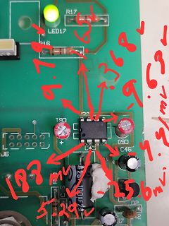 Leiterplatte mit handschriftlichen Messwerten