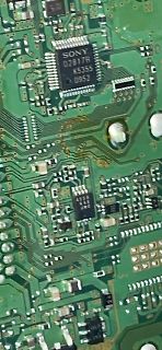 Nahaufnahme einer Leiterplatte mit Sony-Chip