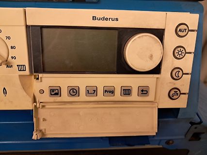 Buderus Heizungssteuerung mit Display und Tasten
