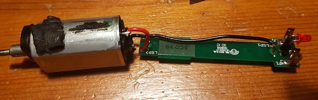 Motor mit angeschlossener Leiterplatte