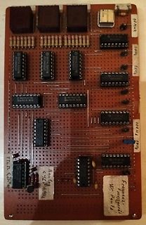 Geätzte Lochrasterplatine mit integrierten ICs