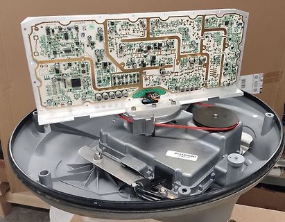 Leiterplatte in Gehäuse eines elektronischen Geräts