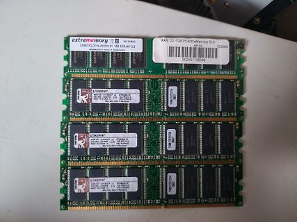 Drei Kingston DDR-RAM-Module