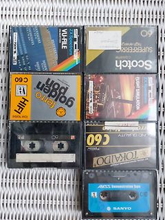 Verschiedene Audiokassetten mit Sinclair ZX Spectrum Spielen
