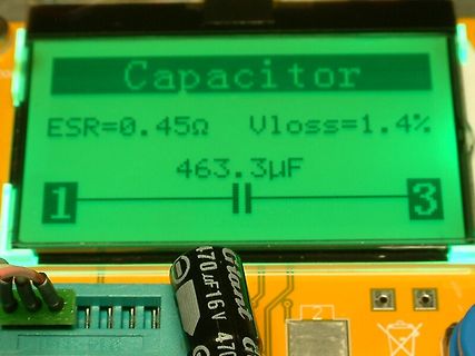 LCD-Display eines Kondensator-Messgeräts