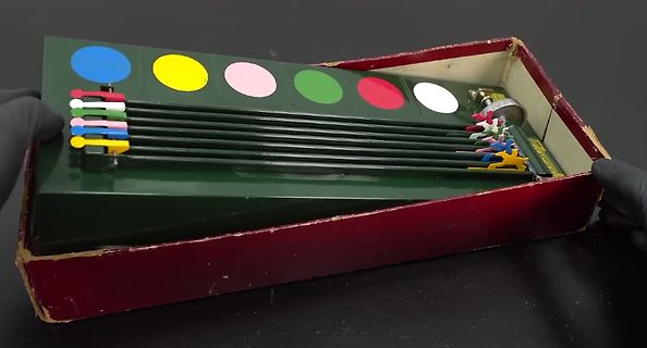 Farbenlehre-Messgerät in einer Schachtel