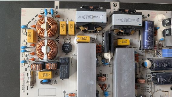 Nahaufnahme einer Leiterplatte mit Leistungselektronik