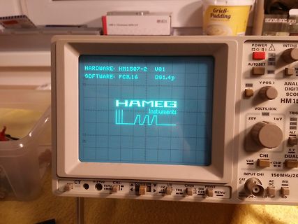 Hameg Oszilloskop mit Displayanzeige