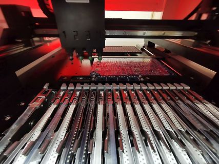 Bestückung einer Leiterplatte in einer Pick-and-Place-Maschine