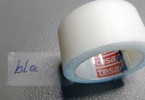Rolle Tesafilm und Klebestreifen