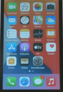 Smartphone mit iOS Home-Bildschirm