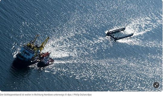 Schleppverband auf dem Meer