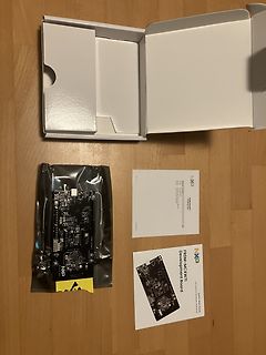 NXP FRDM-MCXW71 Development Board mit Verpackung und Anleitung