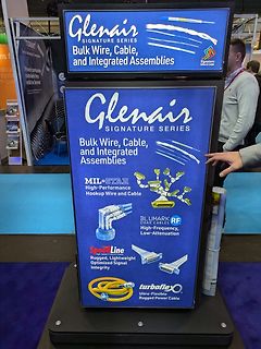 Werbeständer für Glenair Kabel und Baugruppen