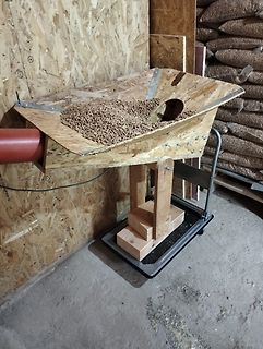 Holzkonstruktion mit Pellets