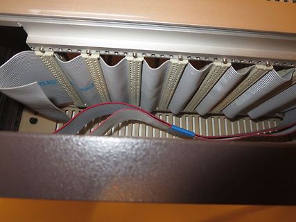 Flachbandkabel in einem Gehäuse