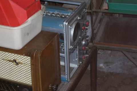 Elektronikgeräte in einer Werkstatt