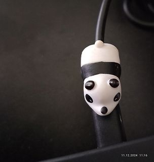 Kabelbinder in Panda-Form