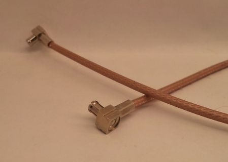 Zwei Koaxialkabel mit SMA-Steckern