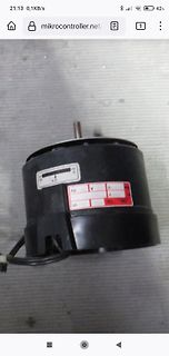 Elektromotor mit Typenschild