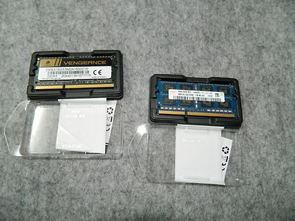 Zwei Corsair Vengeance DDR3 RAM-Module in Verpackung