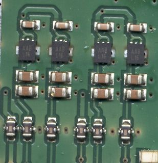 Nahaufnahme einer Leiterplatte mit SMD-Bauteilen