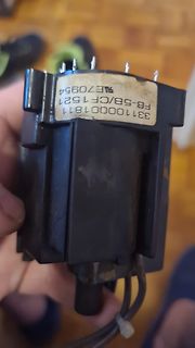 Elektronisches Bauteil mit Typenbezeichnung