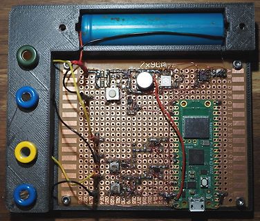 Prototyping-Aufbau mit Lochrasterplatine und ESP32-Modul